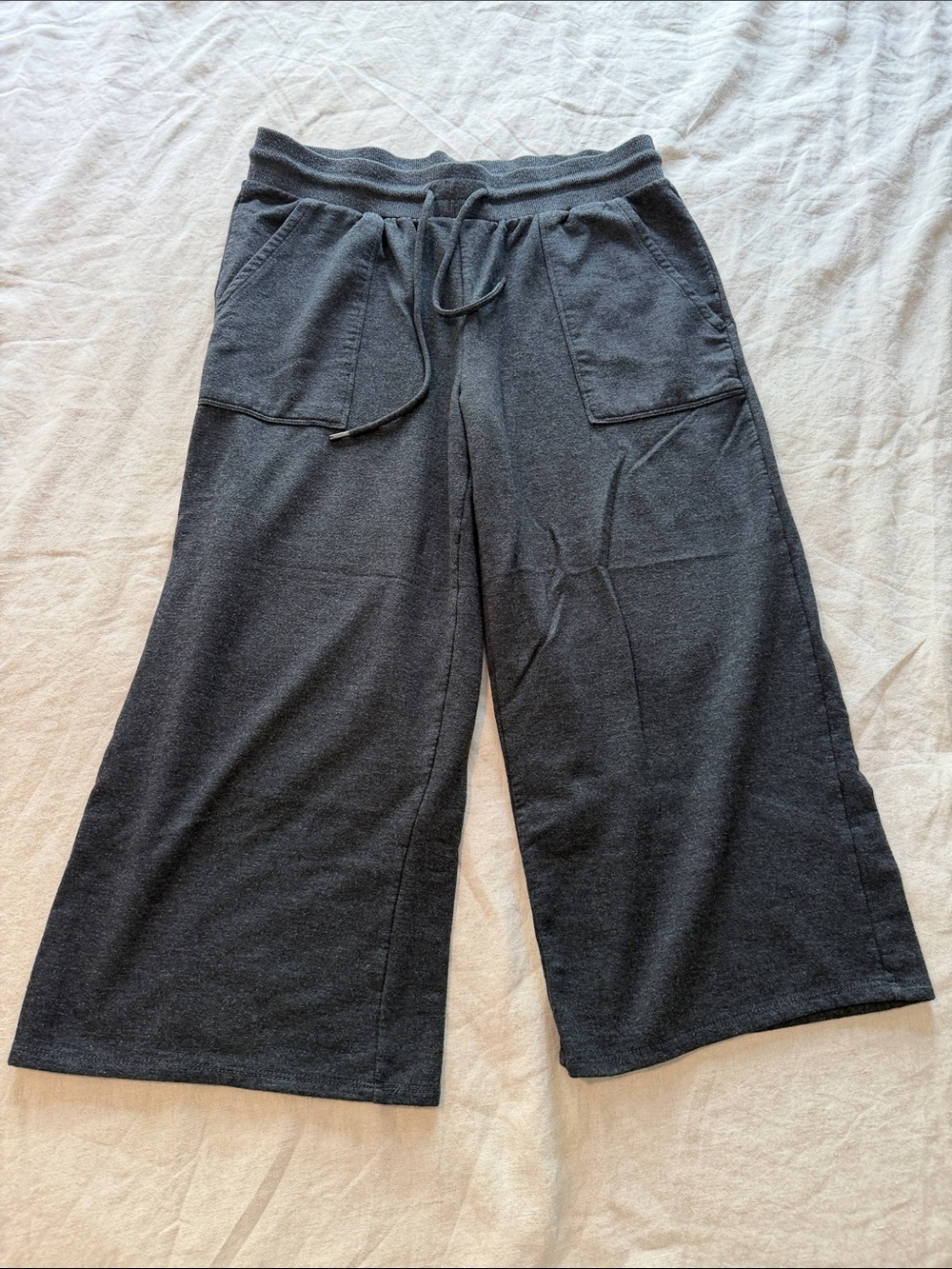 super soft heather gray wide leg capri sweatpants
